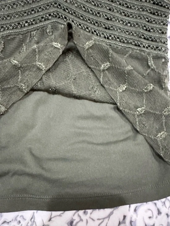 Alfani Olive Crochet Lace Mock-Neck Short Sleeve Top size M - Picture 9 of 9